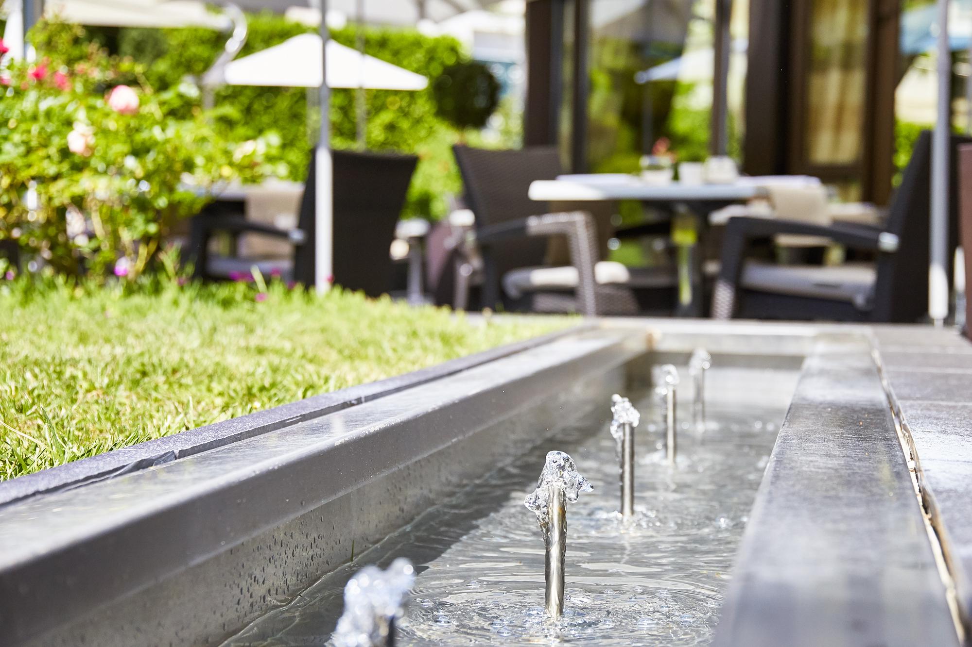 Warwick Reine Astrid - Lyon Aparthotel Exterior photo