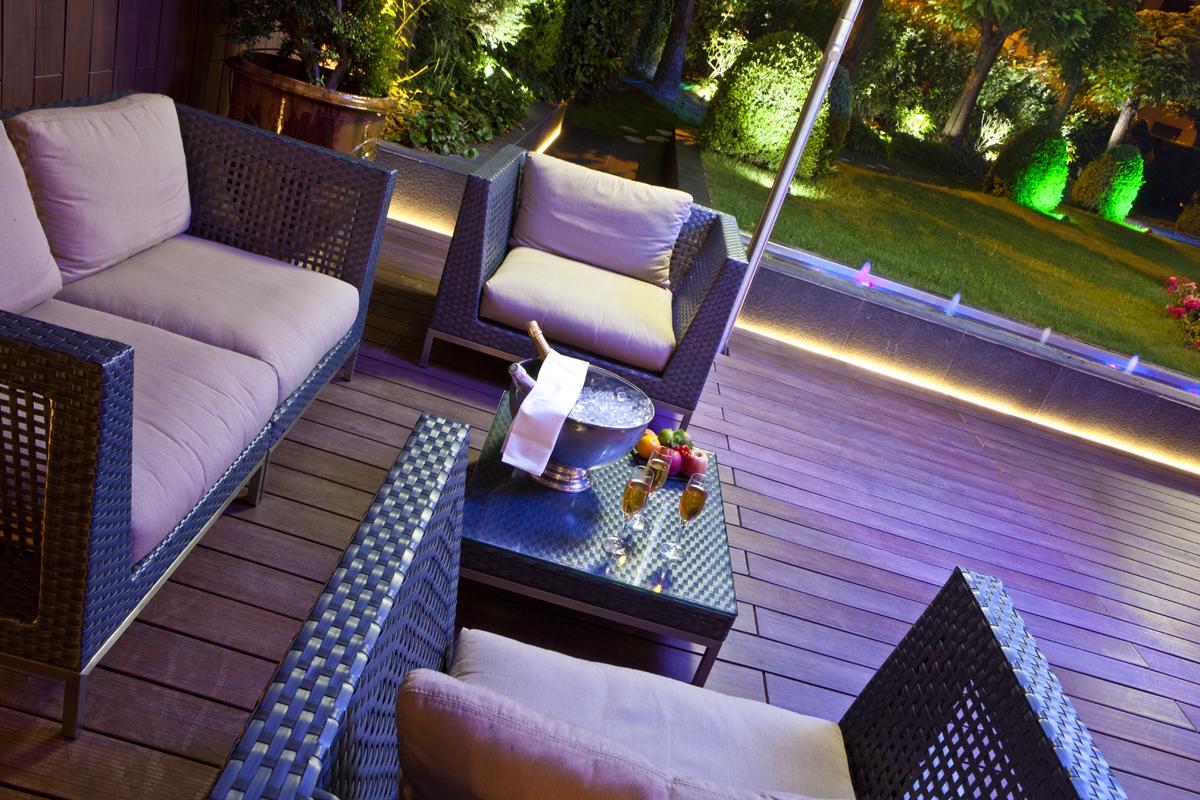 Warwick Reine Astrid - Lyon Aparthotel Exterior photo