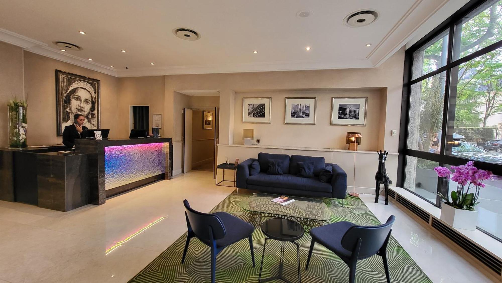 Warwick Reine Astrid - Lyon Aparthotel Exterior photo