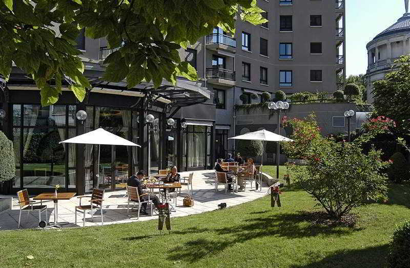 Warwick Reine Astrid - Lyon Aparthotel Exterior photo